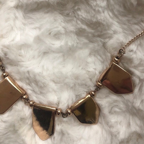 FINAL MARKDOWN Gold Statement Necklace - Picture 4 of 5